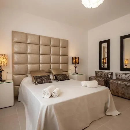 Garchet White Ibiza *