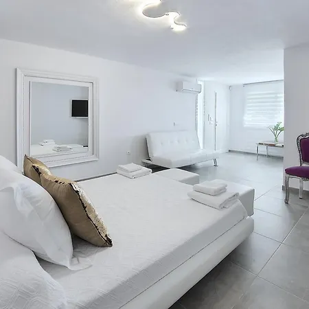 Garchet White Ibiza Villa